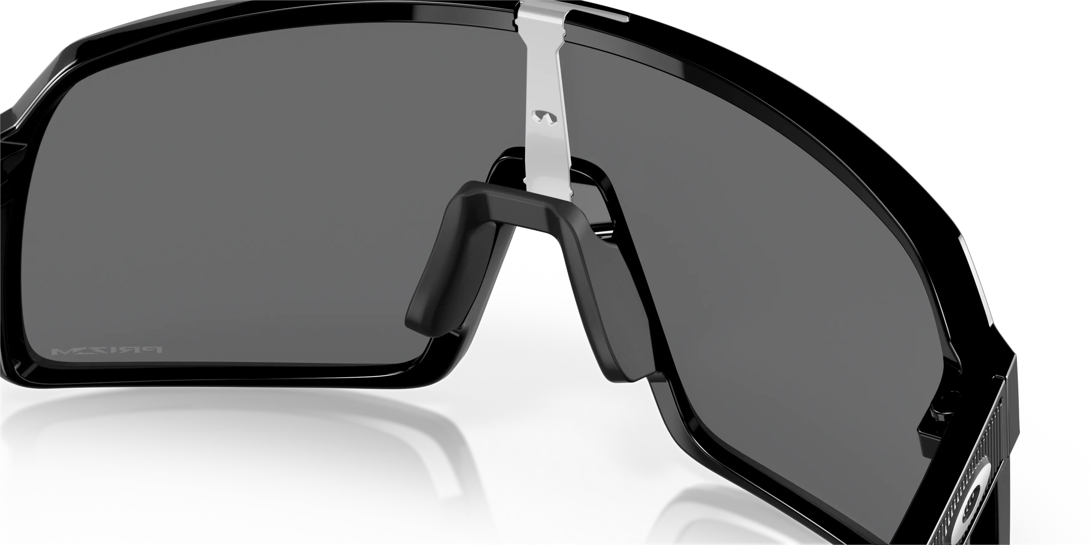 祈り / BU-ZONE 2022 12.d Gafa de sol Oakley SUTRO com formato Rectángulo | +Vision