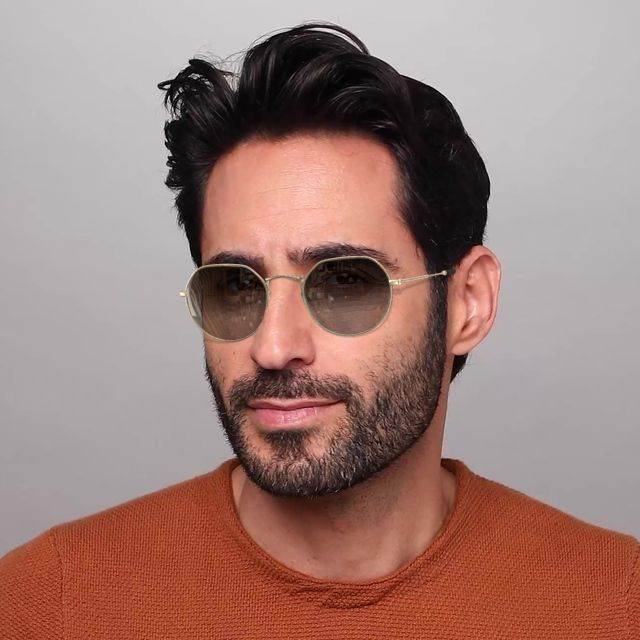 On_Model_Male01 Unofficial UNSU0103 Sunglasses Brown / Gold