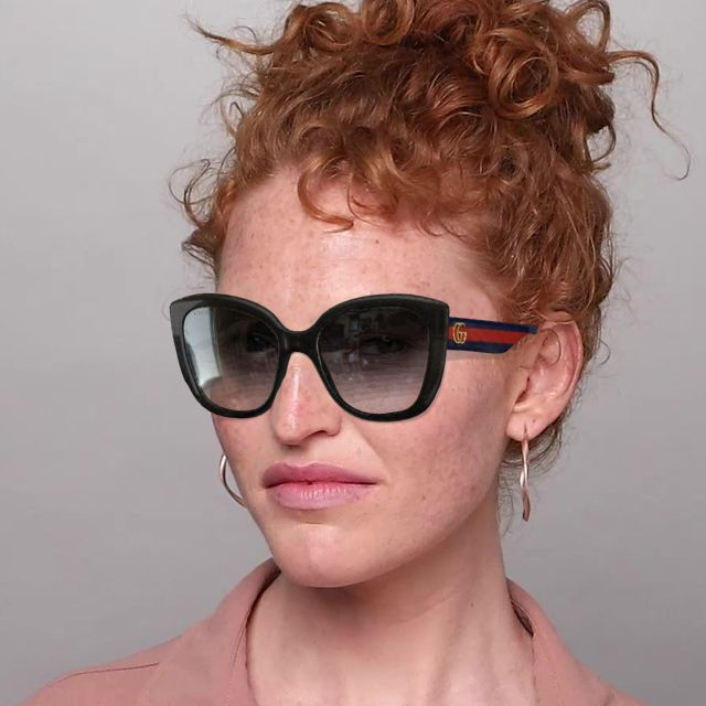 On_Model_Female02 Gucci GG 0860S (001) Sunglasses Brown / Tortoise Shell
