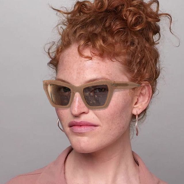 On_Model_Female02 Marc Jacobs MJ 1001/S 733 Marrone / Marrone