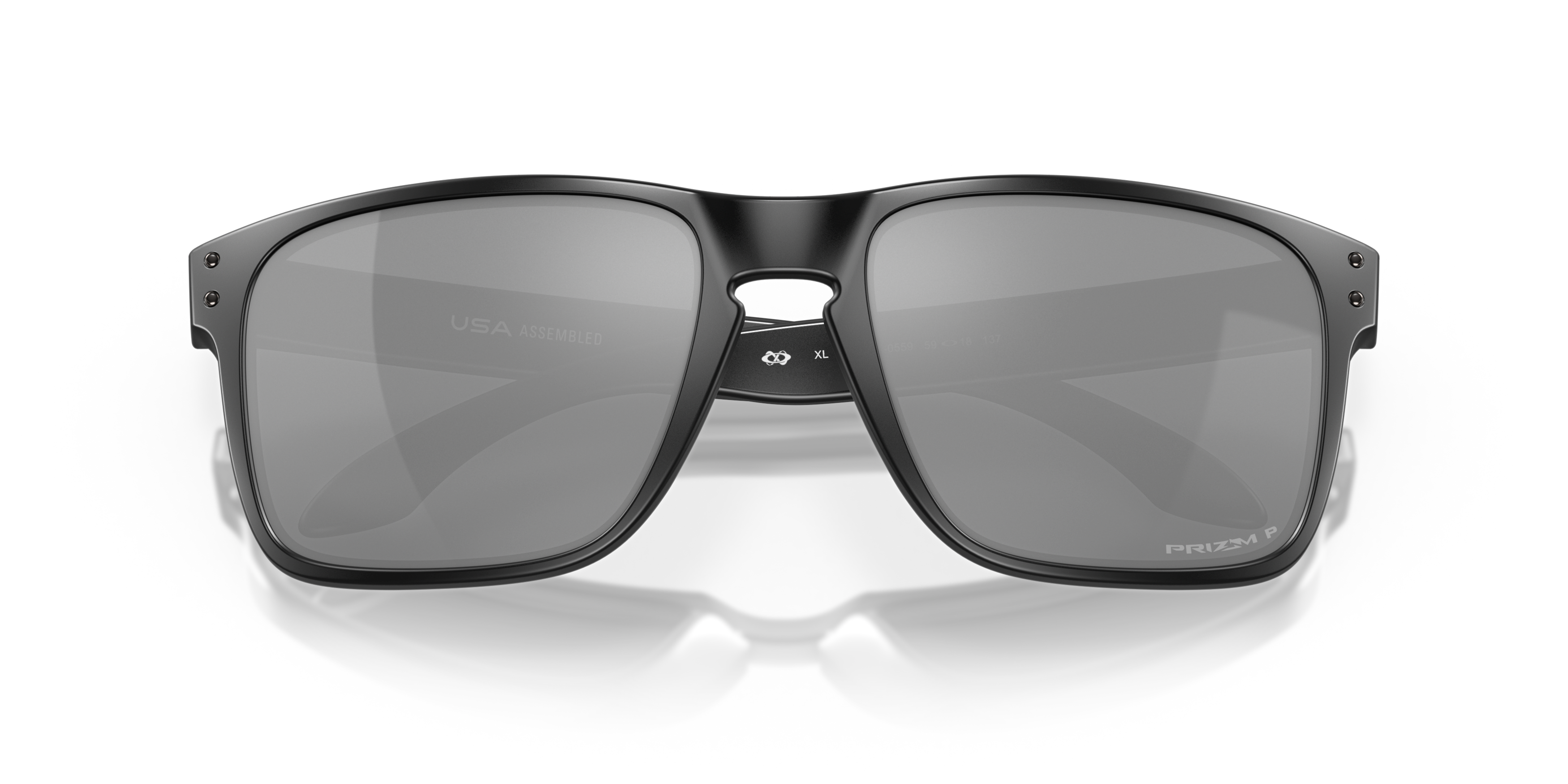 Folded Oakley Holbrook XL OO 9417 Sunglasses Silver / Black